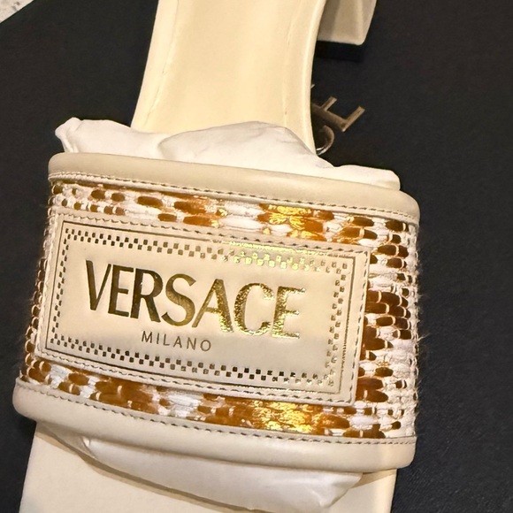 New (Authentic) Versace Cream and Gold Mules US 6.5 - Picture 5 of 11